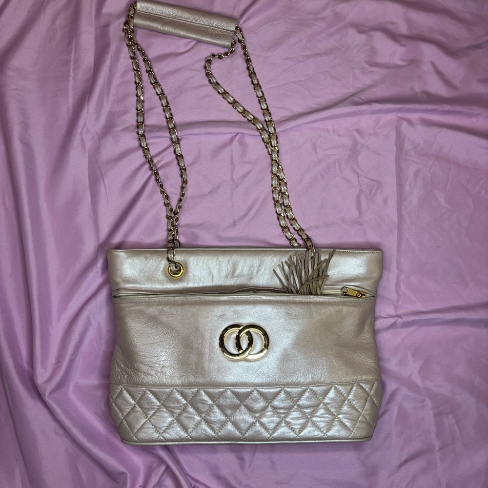 Elegant Cream Quilted Shoulder Bag